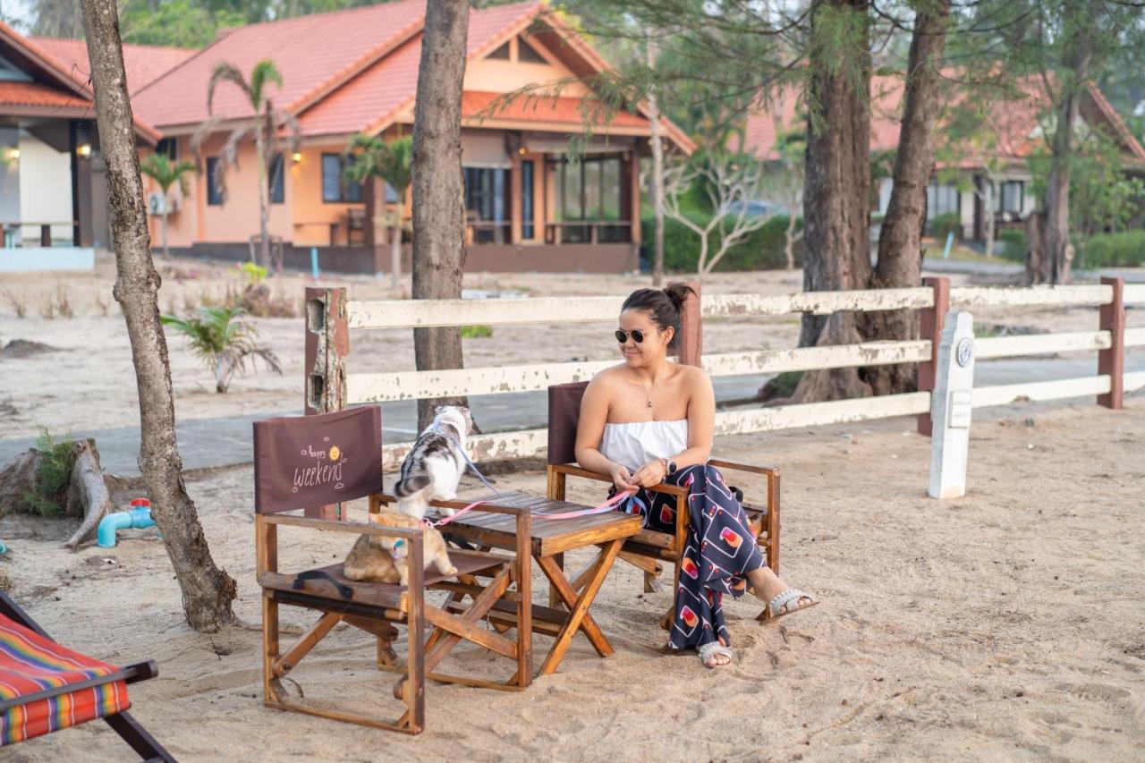 Rocky Point Resort Thap Sakae Ngoại thất bức ảnh